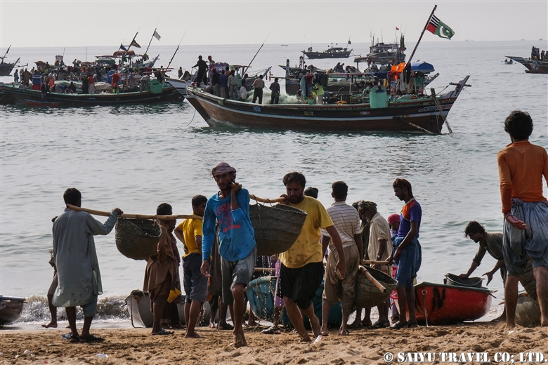 Excellent Fishing! Kund Malir Fishing Port (Balochistan) – Re:Discover ...